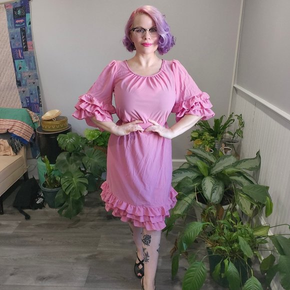 Vintage 1970's Rose Pink Shift Dress with Ruffle Cuffs & Hem - Picture 1 of 13